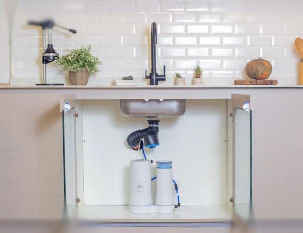 Miles de personas buscan agua segura todos los días.